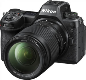 NIKON Dig Z6 III lens kit w/24-200mm f4-6,3
